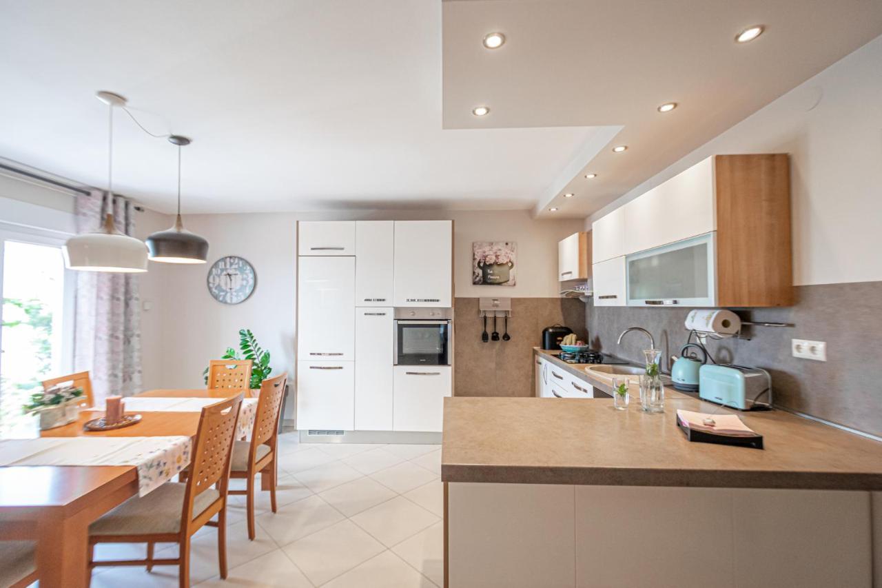 Two-Bedroom Apartment In Crikvenica Xcvii エクステリア 写真